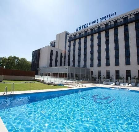 M.A. Hotel Sevilla Congresos Eksteriør billede