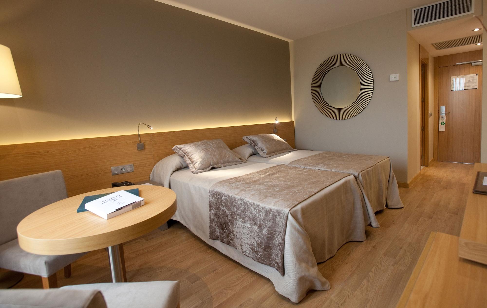 M.A. Hotel Sevilla Congresos Eksteriør billede