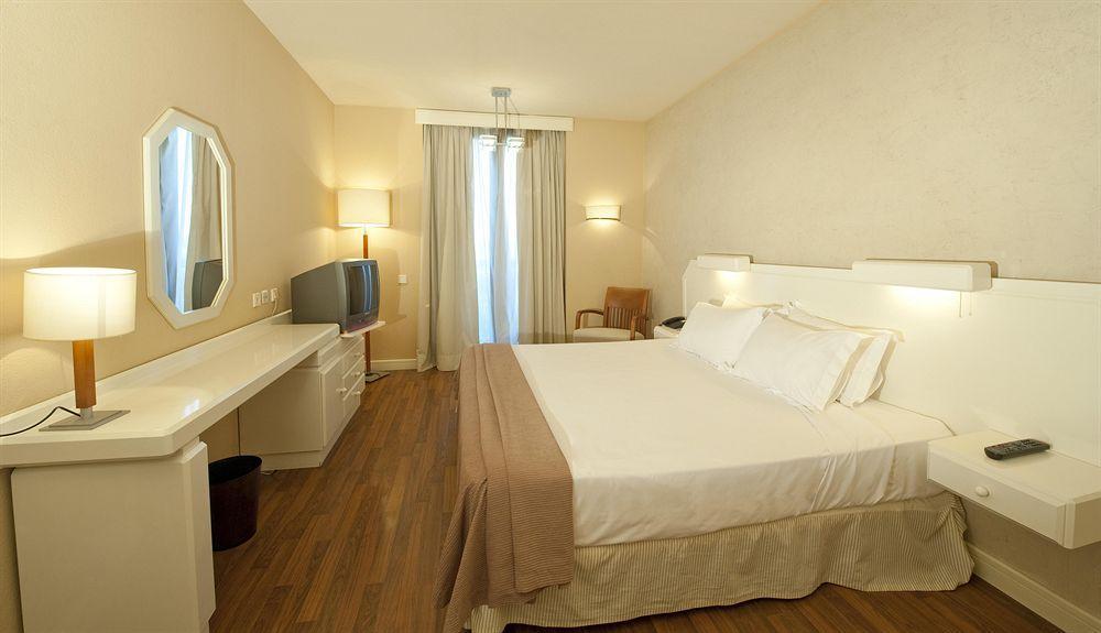 M.A. Hotel Sevilla Congresos Værelse billede