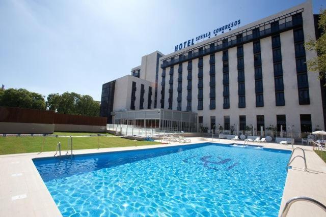 M.A. Hotel Sevilla Congresos Eksteriør billede