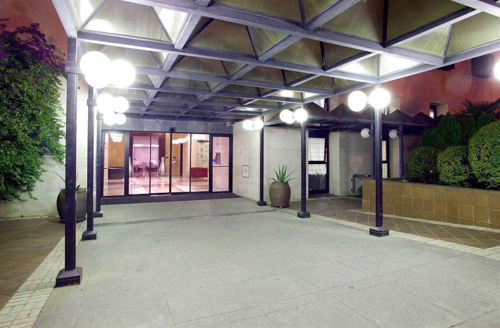 M.A. Hotel Sevilla Congresos Eksteriør billede